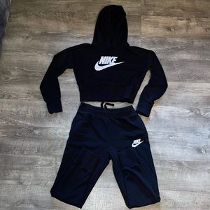 Girls Crop(Top)  Nike black sweatsuit